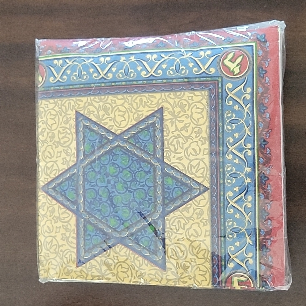 ⭐️💲1️⃣ ⭐️ NEW- Judais Star Collection Luncheon Napkins (Pkg 36- 3 Ply)